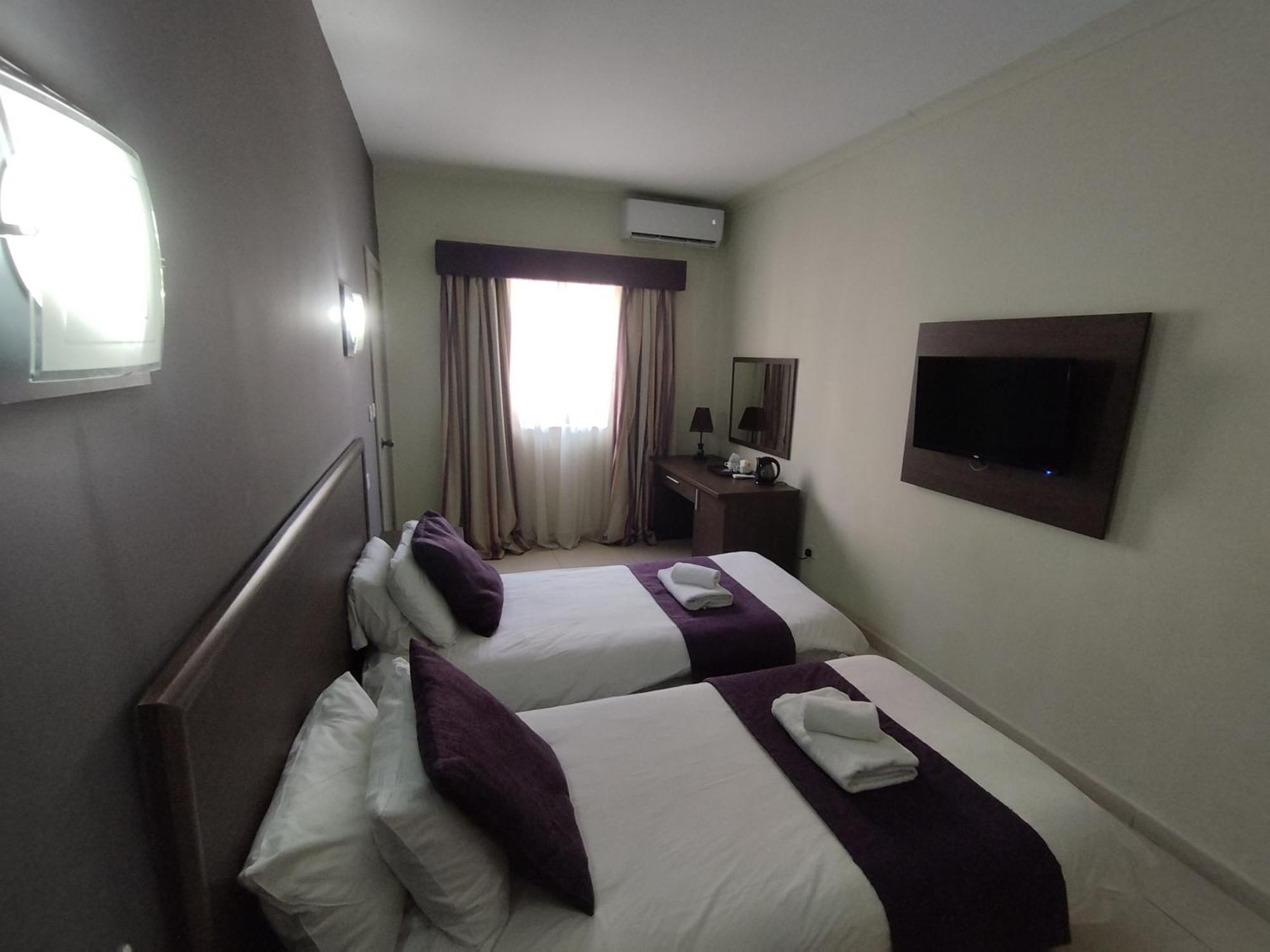 The Windsor Hotel สลีมา ภายนอก รูปภาพ